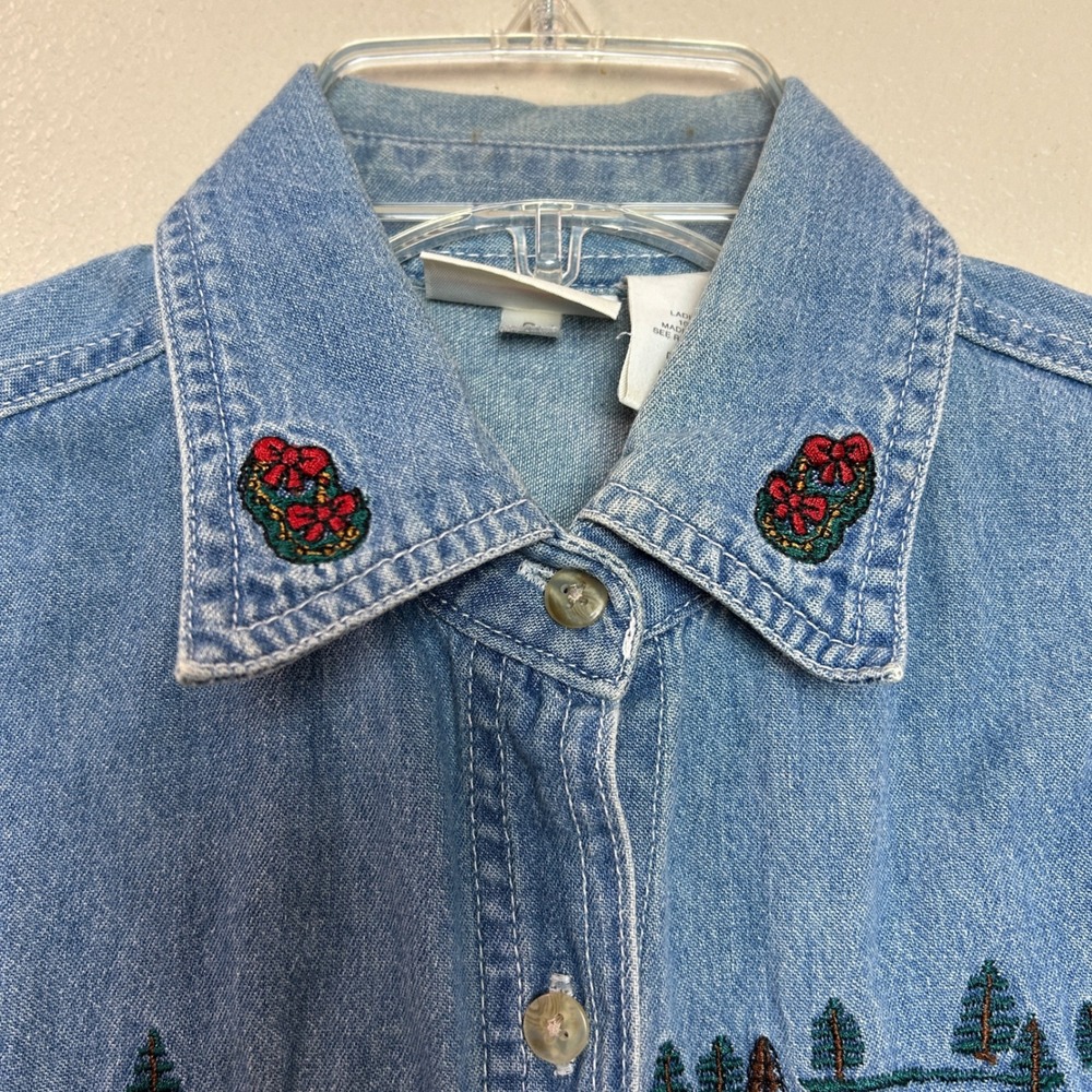 Bobbie Brooks Denim Shirt Women Small Blue Embroidered Christmas Winter Village - Picture 9 of 12